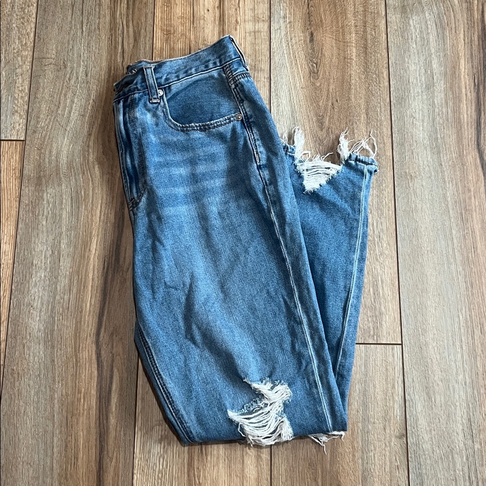 American Eagle Outfitters Light Blue Distressed High Rise Jeans